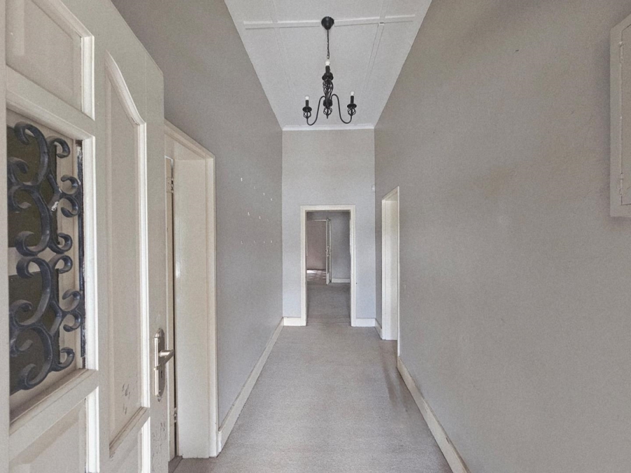 5 Bedroom Property for Sale in Ladybrand Free State